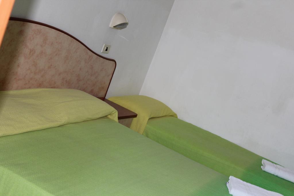 Hotel Holiday Sunshine Summer Misano Adriatico Eksteriør bilde