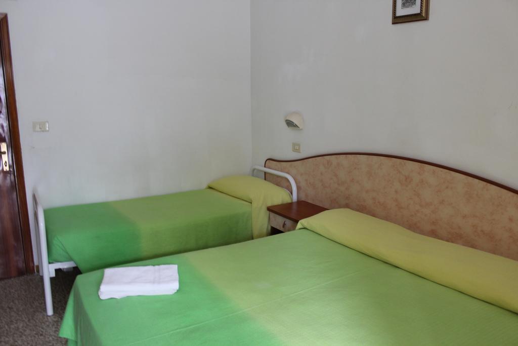 Hotel Holiday Sunshine Summer Misano Adriatico Eksteriør bilde