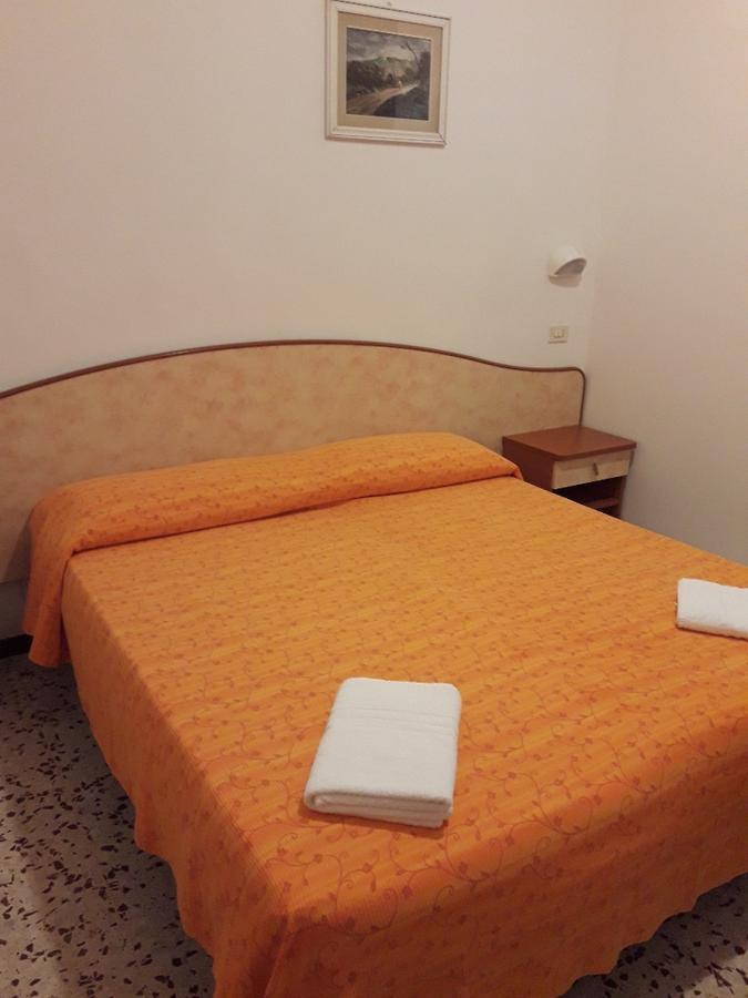 Hotel Holiday Sunshine Summer Misano Adriatico Eksteriør bilde