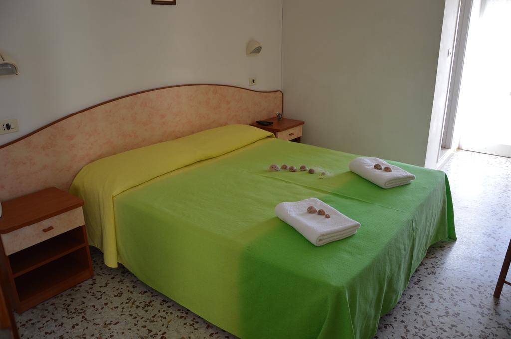 Hotel Holiday Sunshine Summer Misano Adriatico Rom bilde